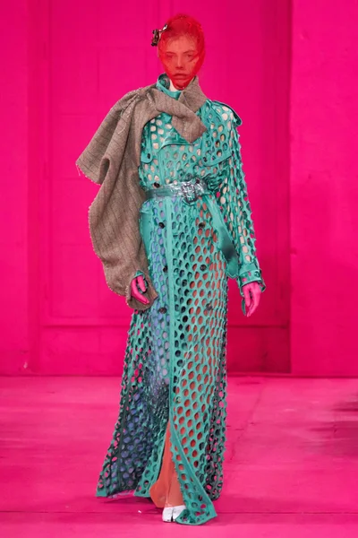Look 35